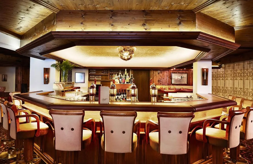 Hotel Berghof Crystal Spa & Sports-1